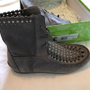 Sam Edelman moccasins sz 8 gray with cute details!